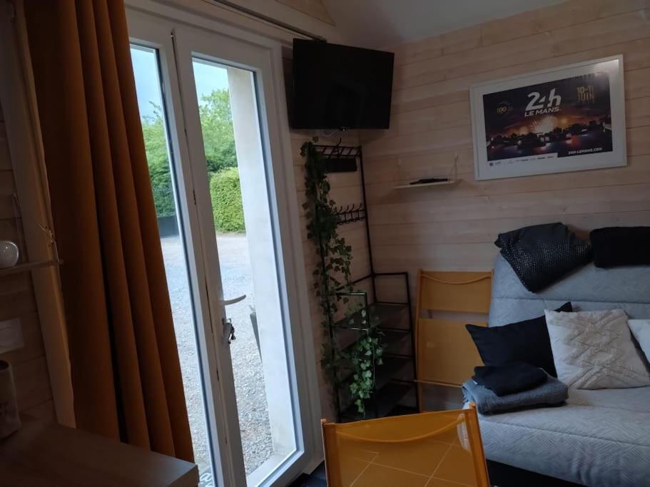 Joli Studio Mezzanine Proche Pole Europeen Yvré-lʼÉvêque Εξωτερικό φωτογραφία